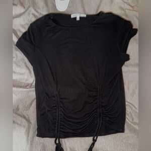 Short Sleeve shirt ties in the front